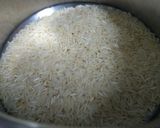 A picture of step 1 of Kashmiri Pulao.