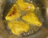 A picture of step 4 of Bread stuffed pakoras.
