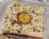 Foto langkah ke 4 dari resep Garlic Cheese Toast.