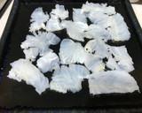 Foto del paso 3 de la receta: Carpaccio de bacalao en vinagreta de ajo y perejil