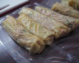 A picture of step 3 of Pork Prawn Meat Roll.