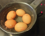 Foto del paso 4 de la receta: Huevos duros para principiantes