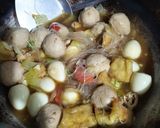 Foto langkah ke 6 dari resep Semur Tahu Bakso Soun.