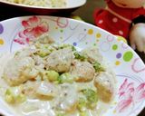 A picture of step 15 of Prawn Balls in White Sauce.