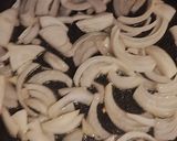 Foto del paso 2 de la receta: Filetes de Añojo en Salsa Strogonoff