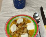 Foto del paso 2 de la receta: Crema de calabaza con picatostes y queso fresco