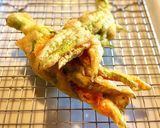 Foto del passaggio 5 della ricetta Fiori di zucca ripieni