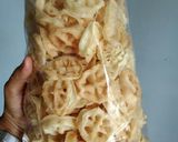 Foto langkah ke 6 dari resep Kembang goyang renyah.