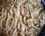 Foto del paso 3 de la receta: Tinga de pollo en salsa verde