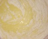 A picture of step 4 of Pineapple cake.