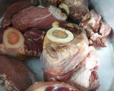 Foto del paso 1 de la receta: Puchero Criollo, es lo más rico para estos días fríos, y aprovechar para hacer sopa de verduras