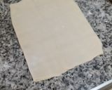 Foto del paso 7 de la receta: Tartaletas individuales de hojaldre casero con crema y manzana