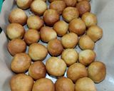 Foto langkah ke 5 dari resep Bola-bola Pisang.