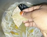 A picture of step 1 of Sphageti with irish and fish.