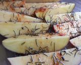 Foto del paso 1 de la receta: Papas al romero al horno
