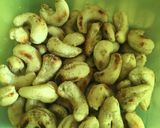 A picture of step 1 of Rosted kaju.