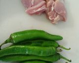 Foto langkah ke 1 dari resep Cabe hijau besar isi daging ayam rasa asam pedas manis.