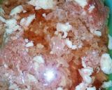 A picture of step 1 of Bhunna qeema with chapati.