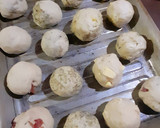 Foto del paso 4 de la receta: Pancitos Saborizados de Cebolla, Salame, Queso y Provenzal