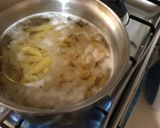 Foto langkah ke 1 dari resep Penne carbonara with smoked beef.