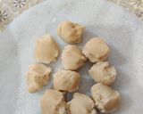 A picture of step 11 of Khoya Gujiya.