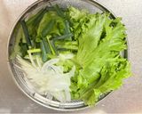 A picture of step 1 of Maguro (Tsuna) Avocado Salad.