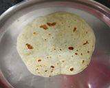 A picture of step 3 of Maggi Kathi Roll.