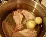 Húsleves pulykaszárnyból recept fázis 3 fotója