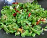 Foto langkah ke 6 dari resep Tumis pare mantaps.