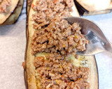 Foto del paso 4 de la receta: Berenjenas gratinadas rellenas con carne picada