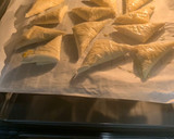 Foto del paso 5 de la receta: Triángulos de morcilla, salchicha y melocotón