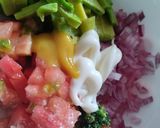 Foto del paso 2 de la receta: Ensalada🍱casera🥙fresca de aguacate y tomate🥑🍅🥗