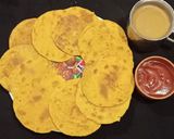 A picture of step 4 of Manchurian masala mini khakhra.