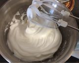 Foto del paso 2 de la receta Natillas con islas flotantes al estilo de la abuela Pepa