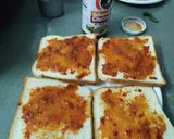 A picture of step 2 of Schezwan Bread toasties.