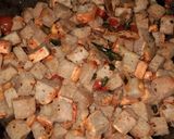 Foto langkah ke 3 dari resep Tumis oncom super pedas.