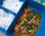 Foto langkah ke 5 dari resep Tumis Sawi Hijau Pedas Manis dan Ayam.