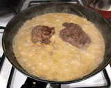 Foto del paso 8 de la receta: Solomillo de ternera en salsa de setas y puré de patata