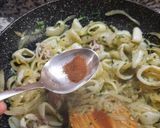 Foto del paso 6 de la receta: Calamares con tomate, almejas y gambas