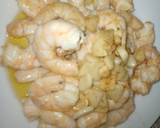 Foto del paso 2 de la receta: Huevos, con langostinos al ajillo 🦐🦐🌶️🌶️🥚🥚