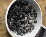 Foto del paso 5 de la receta: Budín de arándanos con crema, sin manteca, con batidora