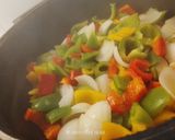 Foto del paso 3 de la receta: Pancitos rellenos con carne desmechada