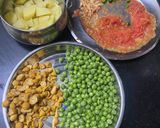 A picture of step 1 of Mangodi with rice.