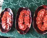 Une image de l'étape 3 de Carpaccio de betterave tomates anchois et cornichons américains.
