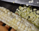 Foto del paso 1 de la receta: Arepa🫓de maíz🌽tierno con bocadillo🍯de guayaba y queso🌽🧀🫓