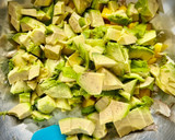 Foto del paso 2 de la receta: Ensaladilla de aguacate, caballa y mango