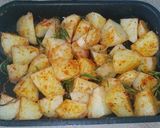 Rozmaringos sült burgonya recept fázis 2 fotója