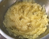 Foto del paso 2 de la receta: Nidos de patata con salsa boloñesa y queso Edam