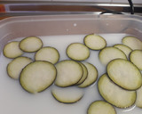 Foto del paso 1 de la receta: Berenjenas empanadas