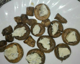 Foto del paso 5 de la receta: Champiñones rellenos de queso azul